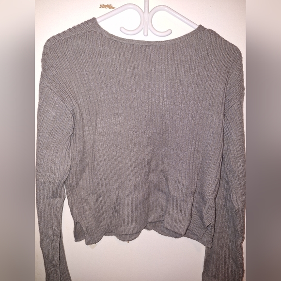 Wild Fable v-neck sweater - Picture 2 of 5